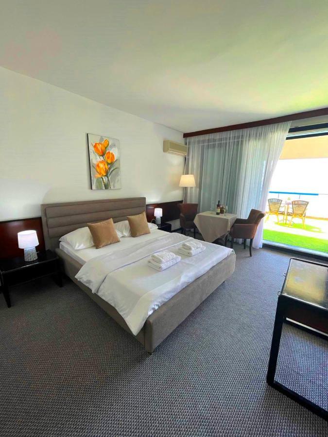 Corpus A - Hotel Albatros Ulcinj Exterior photo